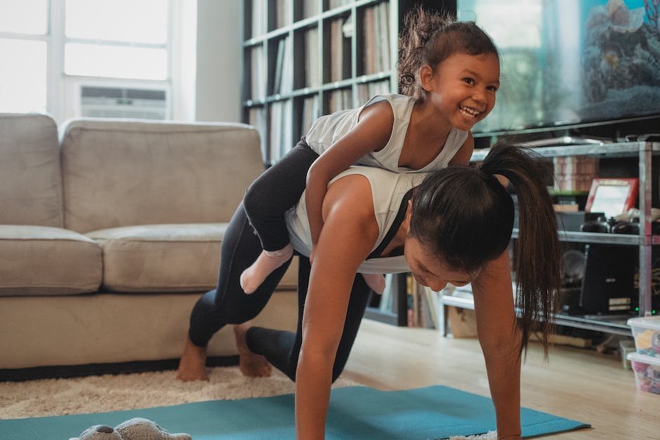 Capturing⁢ Progress:‍ Meaningful Items⁢ to Include in Your Mom ⁤Fitness Time Capsule